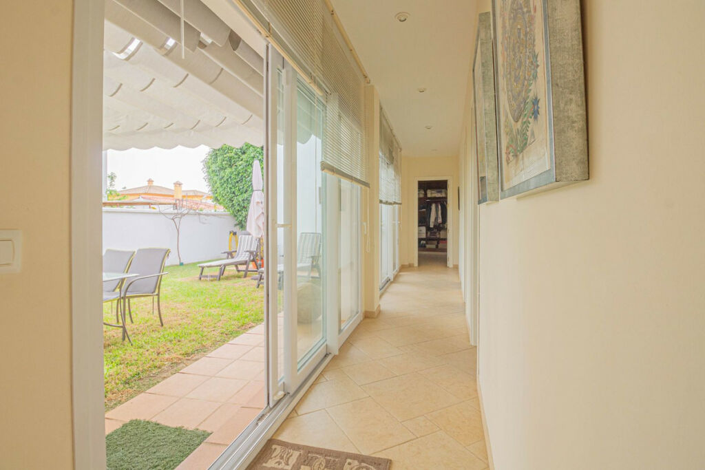 Detached Villa La Línea Cádiz - imagen 5