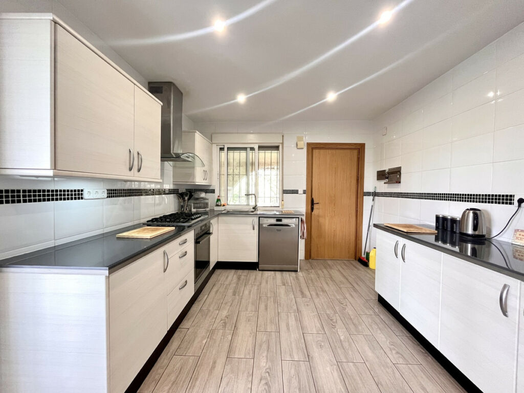 Detached Villa Pinar de Campoverde Alicante - image 4