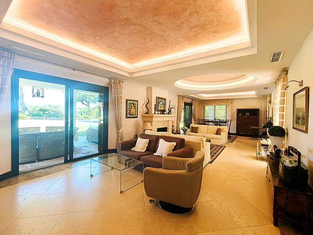 Detached Villa San Roque Club Cádiz - imagen 4