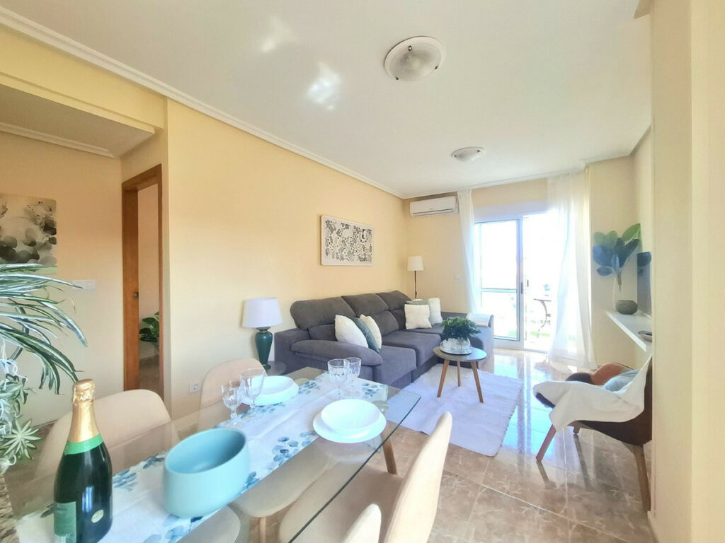 Middle Floor Apartment Torrevieja Alicante - image 5