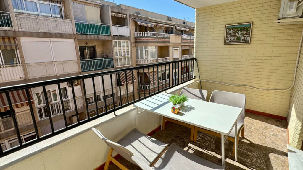 Middle Floor Apartment Torrevieja Alicante - zdjęcie 7