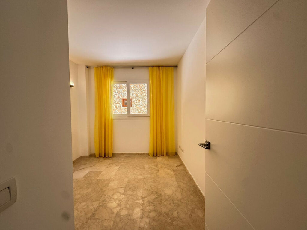 Middle Floor Apartment Torrevieja Alicante - imagen 7