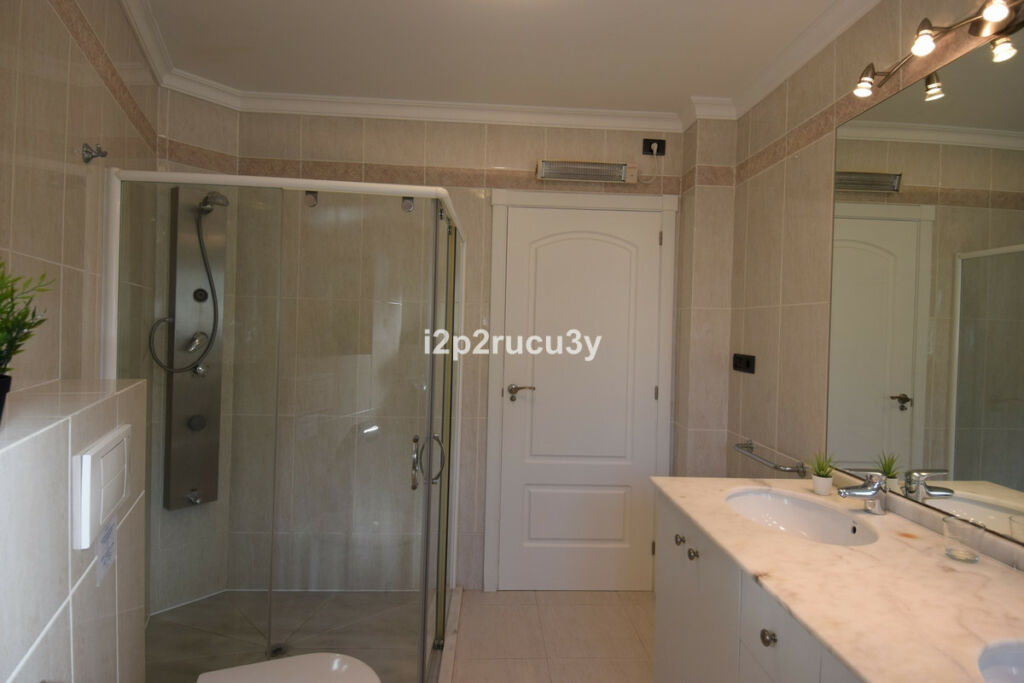 Ground Floor Apartment La Fustera Alicante - image 8