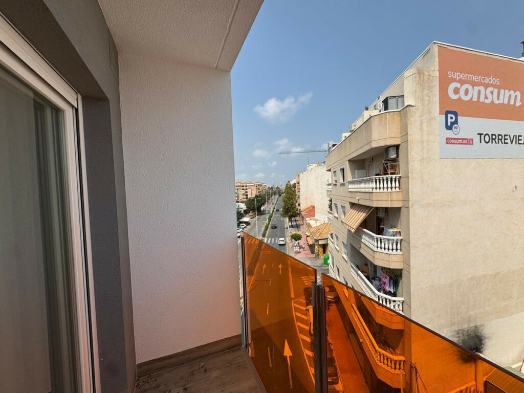 Middle Floor Apartment Torrevieja Alicante - Bild 9