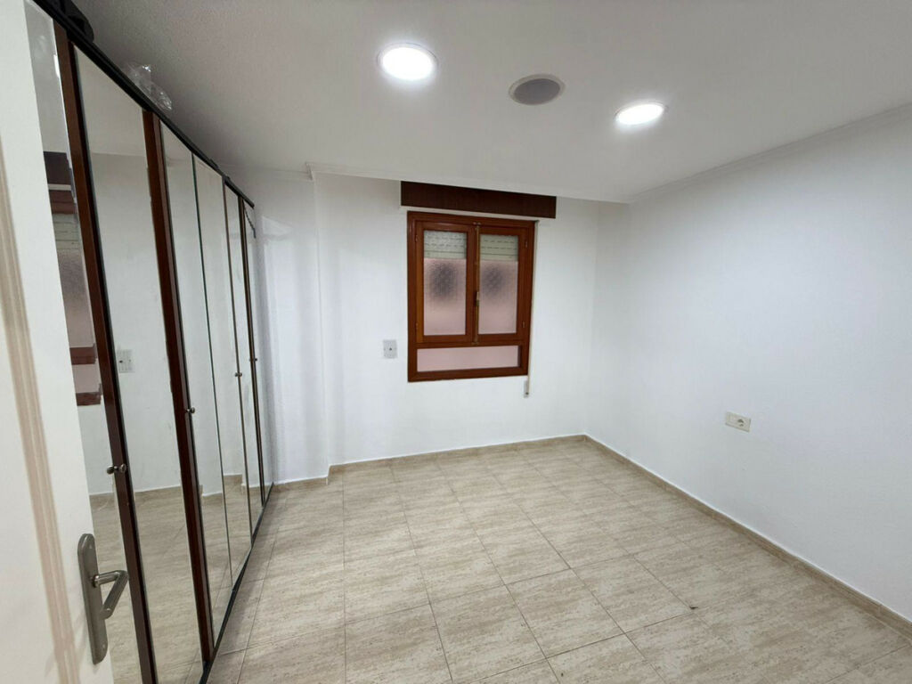 Middle Floor Apartment Torrevieja Alicante - zdjęcie 9