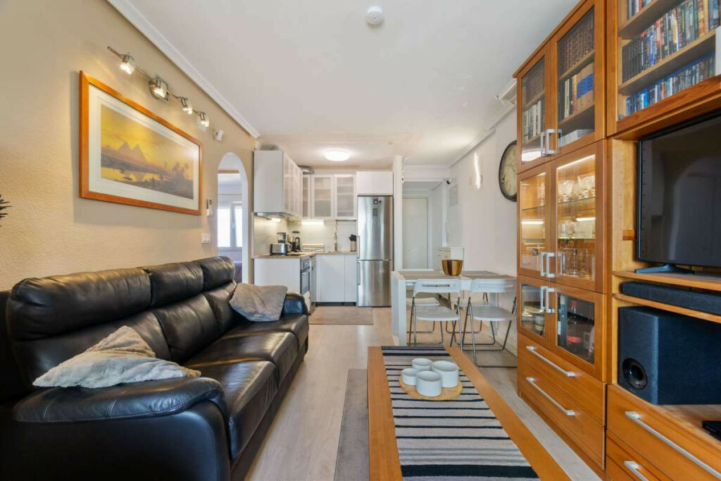 Middle Floor Apartment Torrevieja Alicante - zdjęcie 2