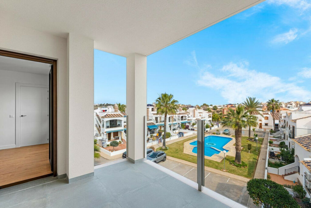 Middle Floor Apartment Villamartin Alicante