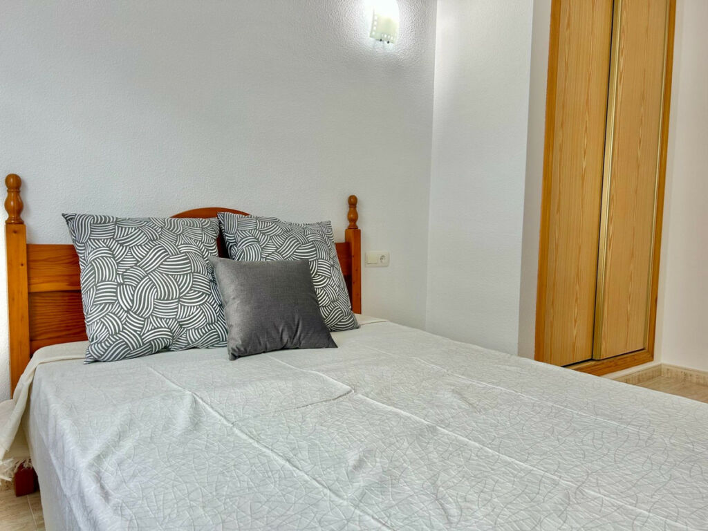 Middle Floor Apartment Torrevieja Alicante - zdjęcie 10