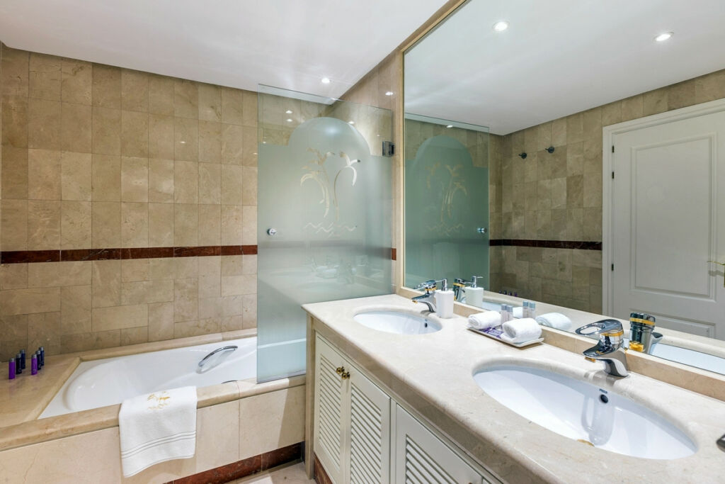 Penthouse Duplex Puerto Banús Málaga - image 10