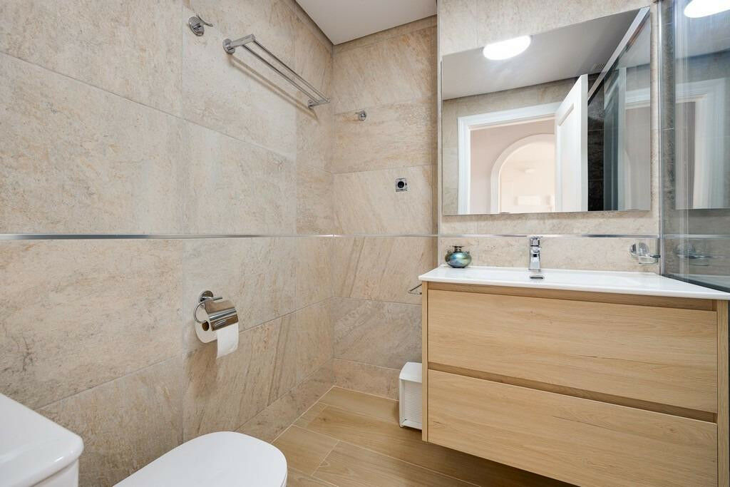 Middle Floor Apartment Campoamor Alicante - Bild 10