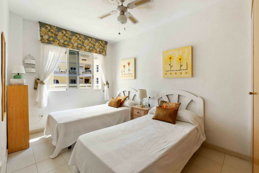 Middle Floor Apartment Campoamor Alicante - Bild 10