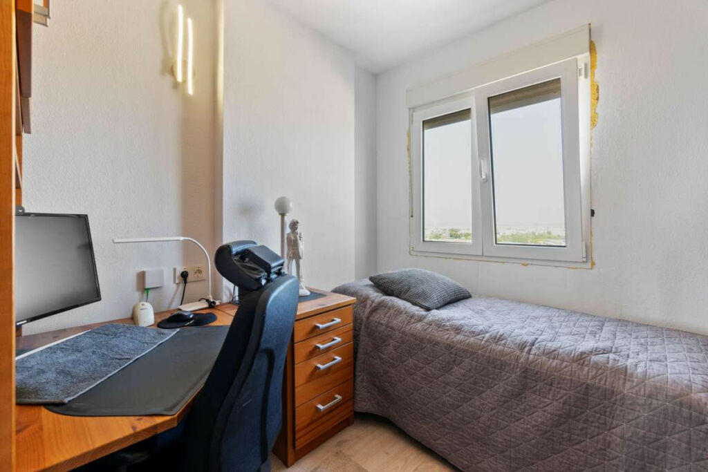 Middle Floor Apartment Torrevieja Alicante - zdjęcie 12