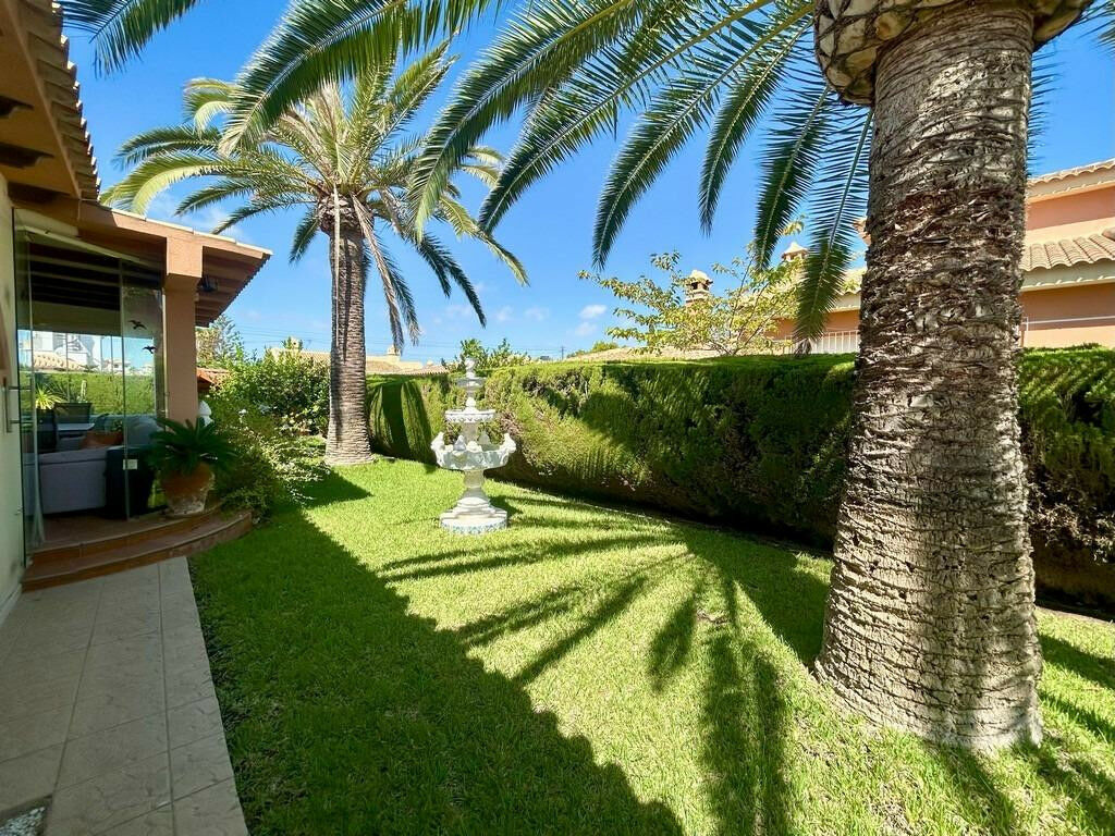 Detached Villa Cabo Roig Alicante - zdjęcie 11