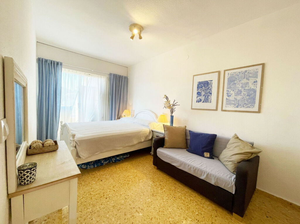 Middle Floor Apartment Calpe Alicante - image 11