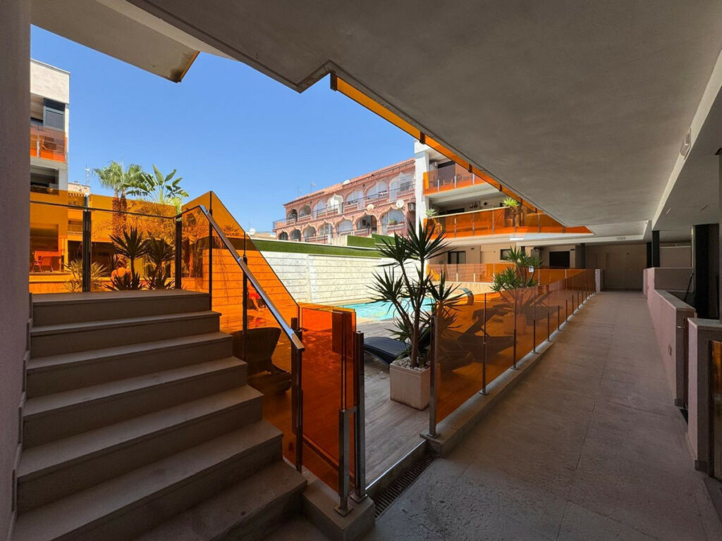 Middle Floor Apartment Torrevieja Alicante - Bild 12
