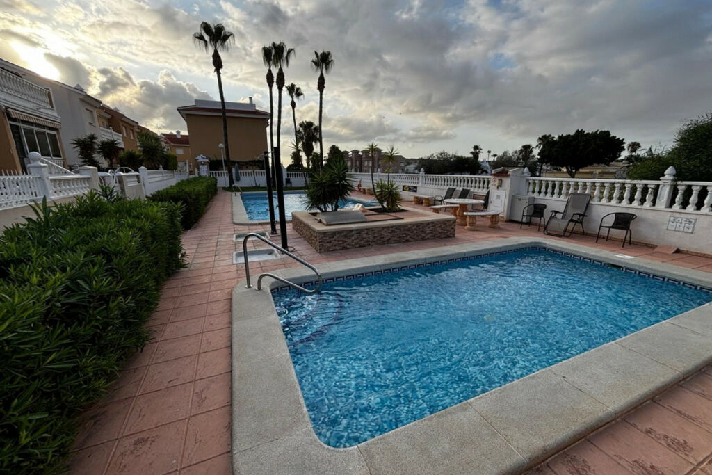 Semi-Detached House Dona Pepa Alicante - Bild 12