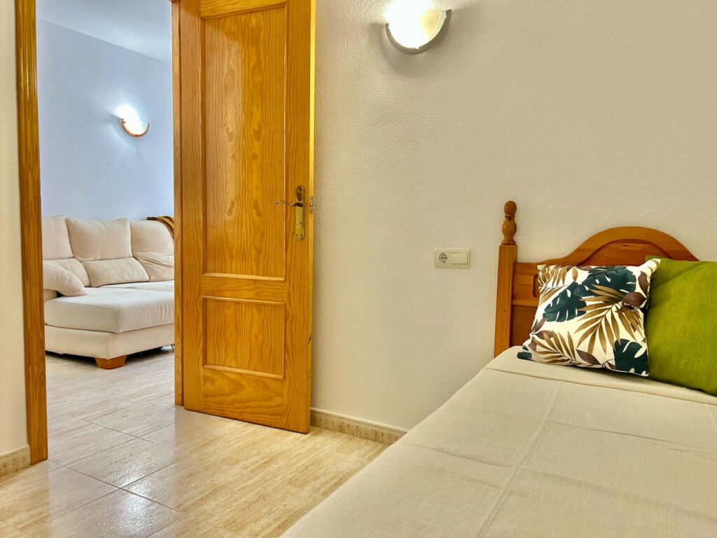 Middle Floor Apartment Torrevieja Alicante - zdjęcie 12