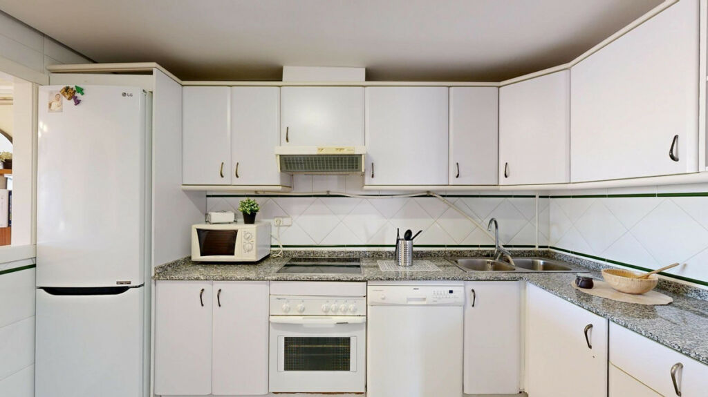 Middle Floor Apartment Campoamor Alicante - Bild 12