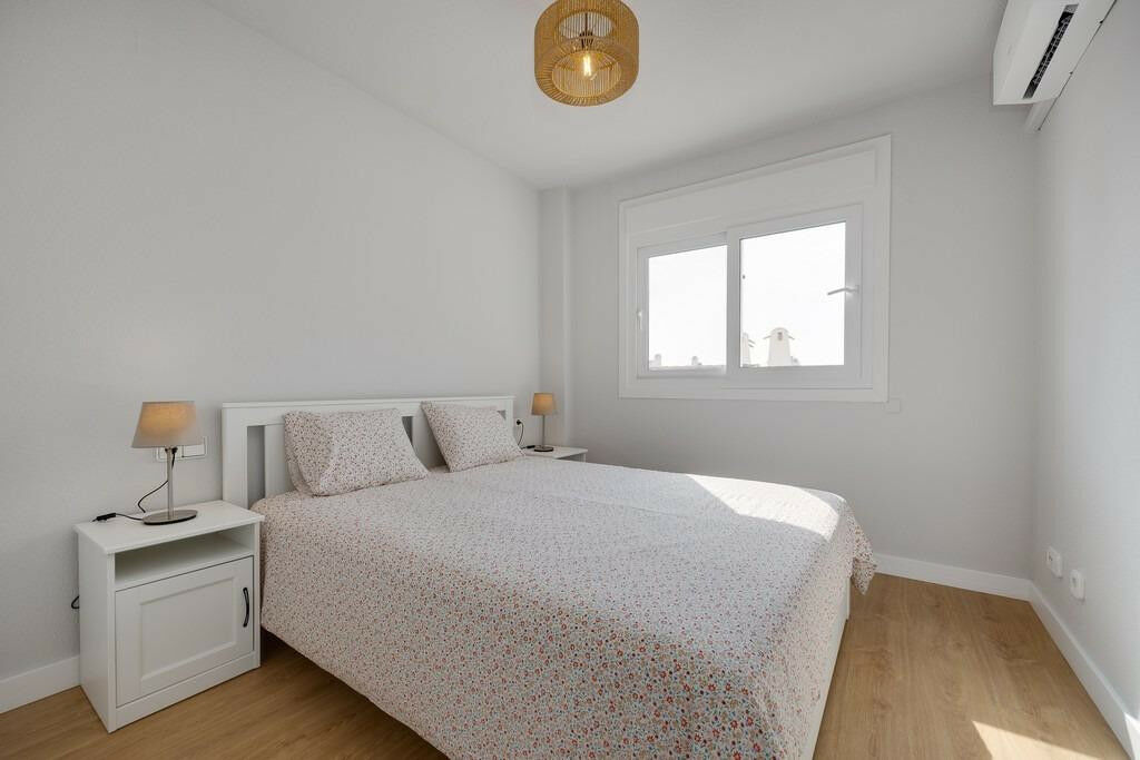 Middle Floor Apartment Campoamor Alicante - Bild 12