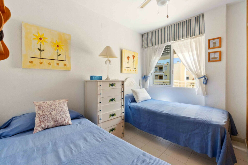 Middle Floor Apartment Campoamor Alicante - Bild 13
