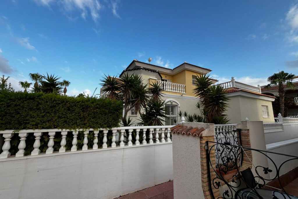 Semi-Detached House Dona Pepa Alicante - Bild 14
