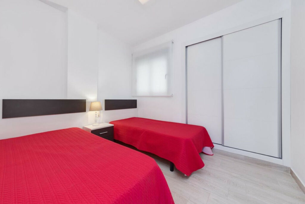 Middle Floor Apartment Torrevieja Alicante - imagen 14