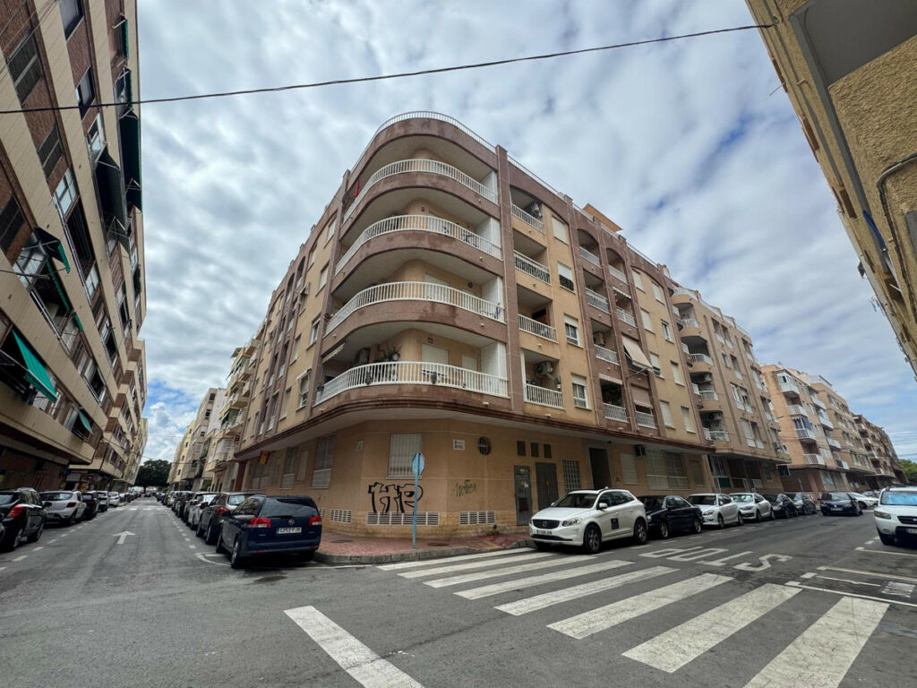 Middle Floor Apartment Torrevieja Alicante - zdjęcie 14