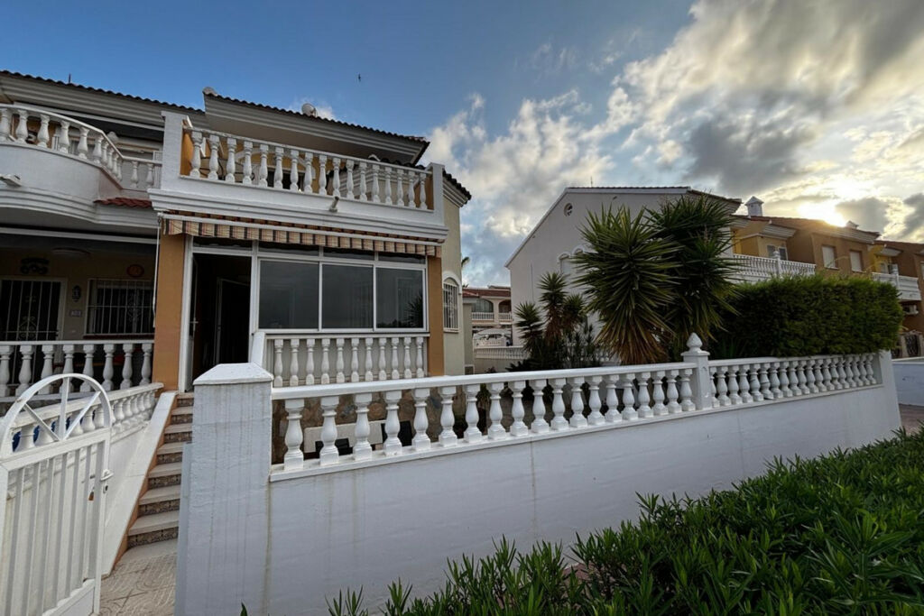 Semi-Detached House Dona Pepa Alicante - Bild 15