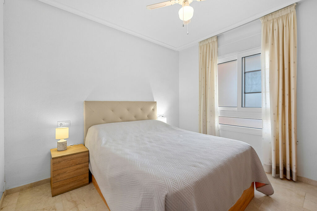 Middle Floor Apartment Playa Flamenca Alicante - Bild 15