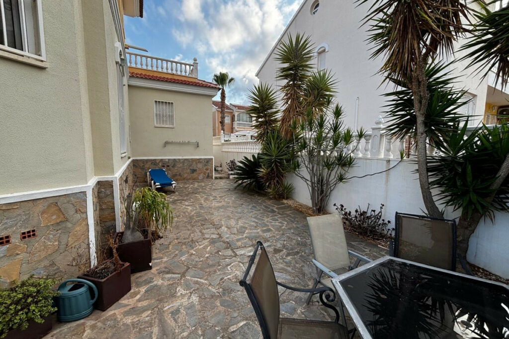 Semi-Detached House Dona Pepa Alicante - Bild 16