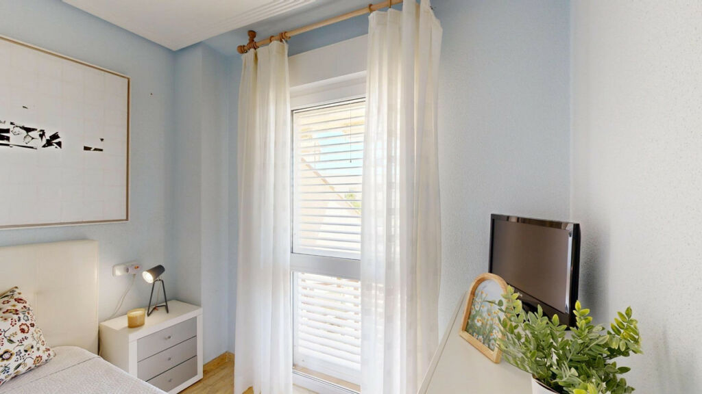 Middle Floor Apartment Campoamor Alicante - Bild 16