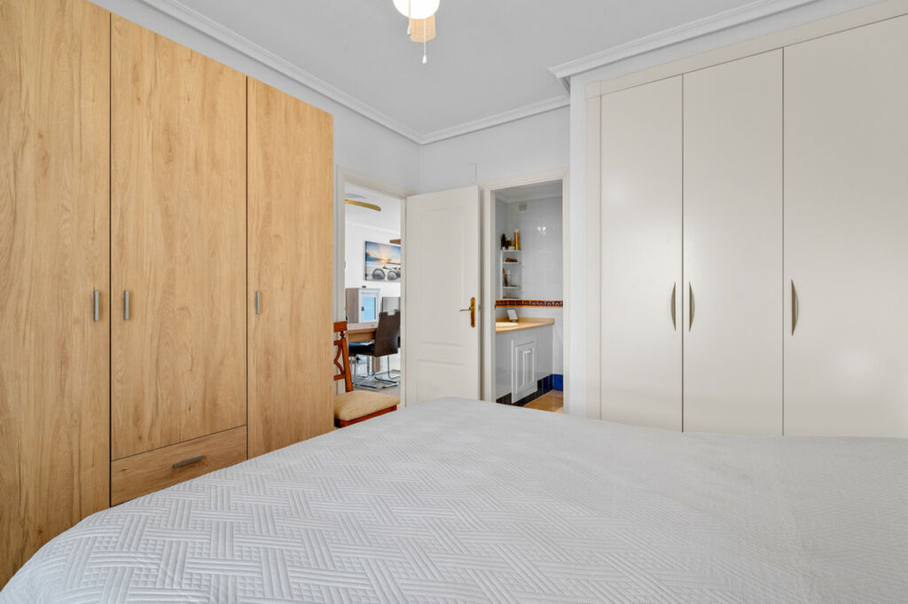 Middle Floor Apartment Playa Flamenca Alicante - Bild 16