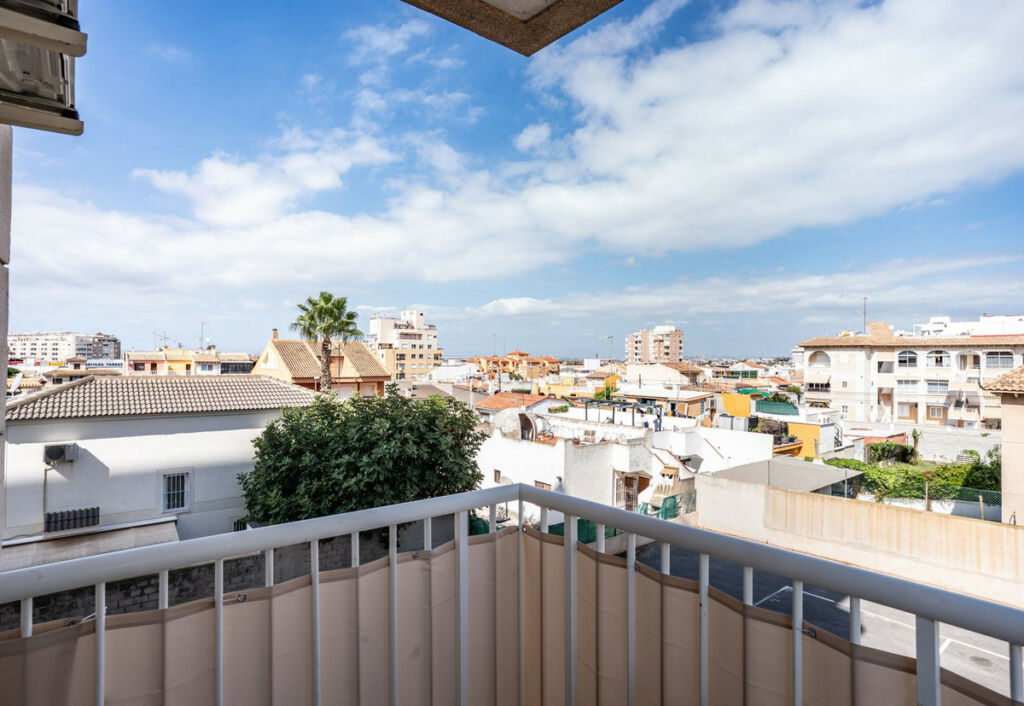 Middle Floor Apartment Torrevieja Alicante - Bild 16
