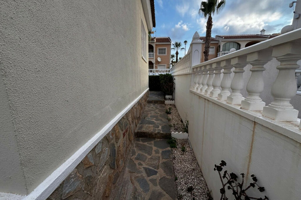 Semi-Detached House Dona Pepa Alicante - Bild 17