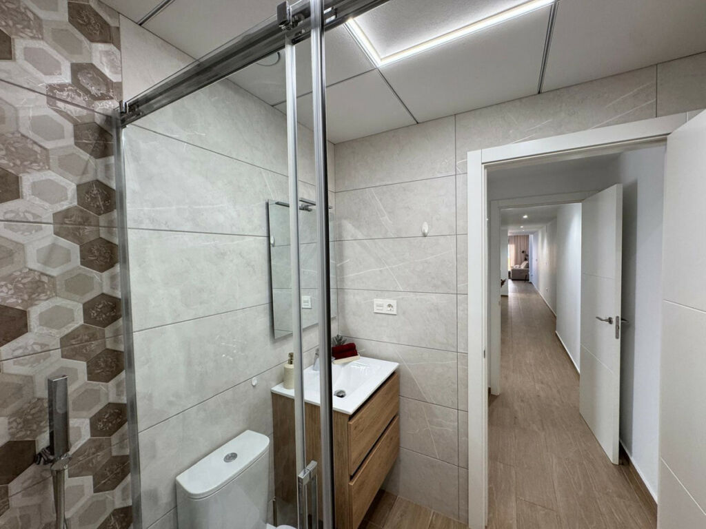 Middle Floor Apartment Torrevieja Alicante - Bild 17