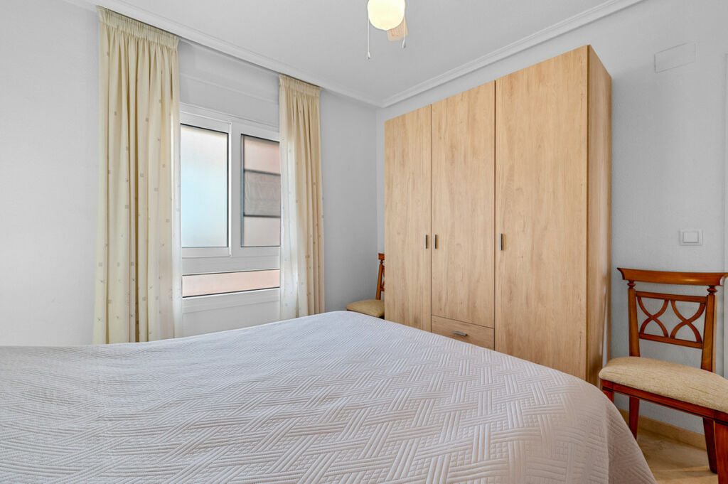 Middle Floor Apartment Playa Flamenca Alicante - Bild 17