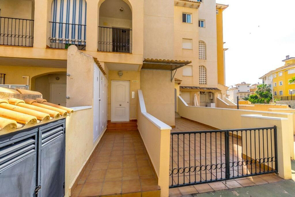 Middle Floor Apartment Campoamor Alicante - Bild 17