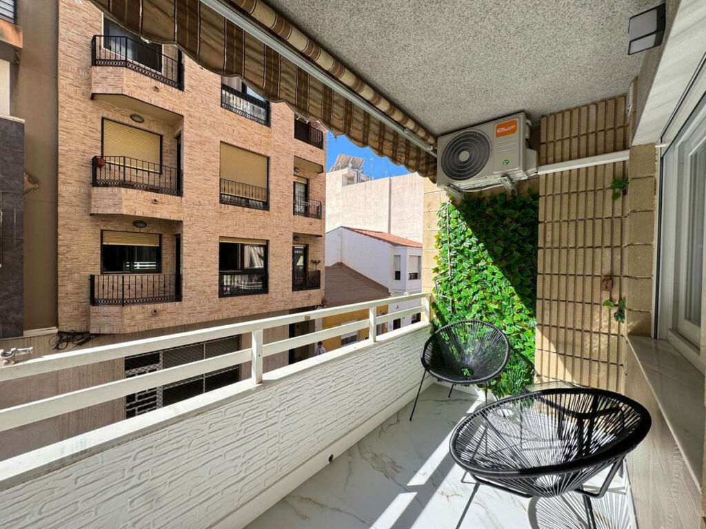 Middle Floor Apartment Torrevieja Alicante - Bild 18