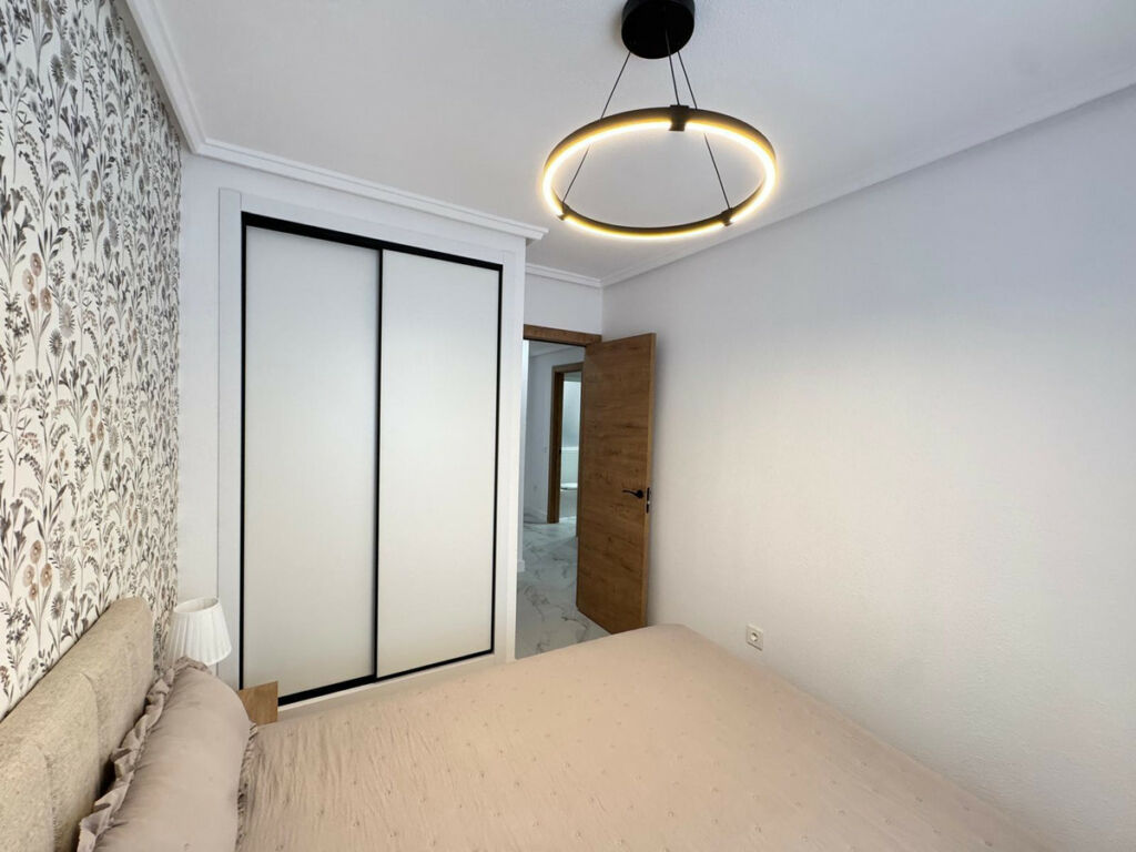 Middle Floor Apartment Torrevieja Alicante - Bild 18