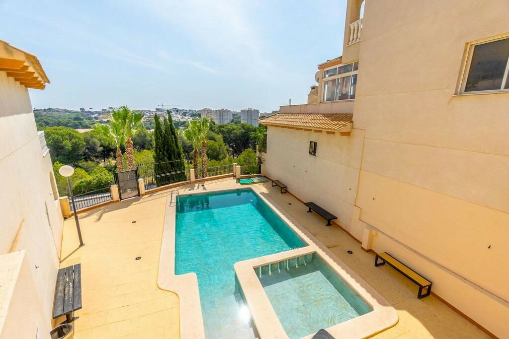 Middle Floor Apartment Campoamor Alicante - Bild 18