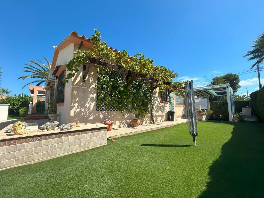Detached Villa Cabo Roig Alicante - zdjęcie 19