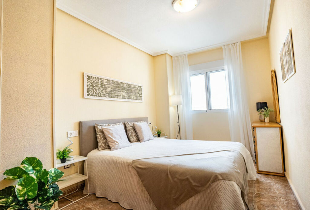 Middle Floor Apartment Torrevieja Alicante - Bild 2