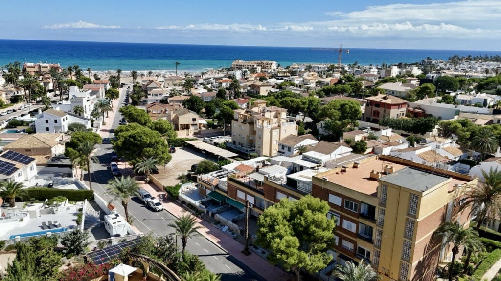 Middle Floor Apartment Cabo Roig Alicante - image 2