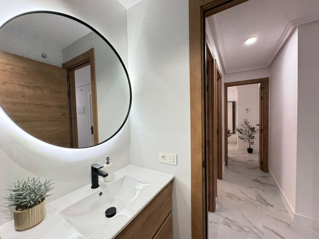 Middle Floor Apartment Torrevieja Alicante - Bild 21