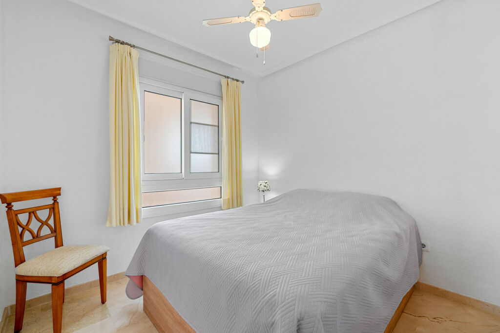 Middle Floor Apartment Playa Flamenca Alicante - Bild 21