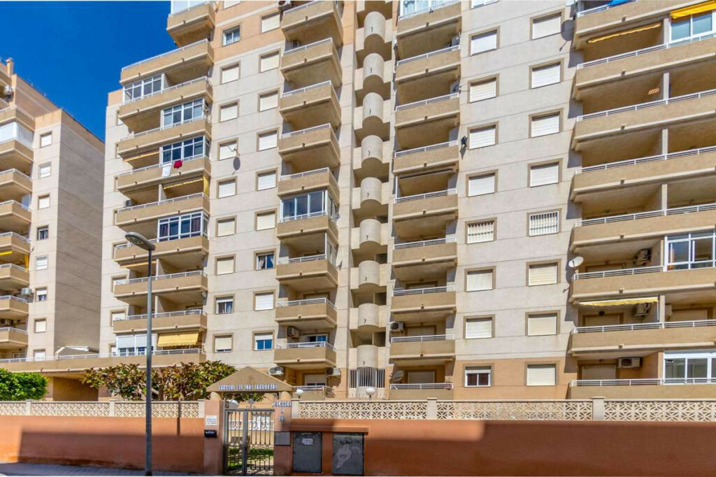 Middle Floor Apartment Torrevieja Alicante - zdjęcie 22