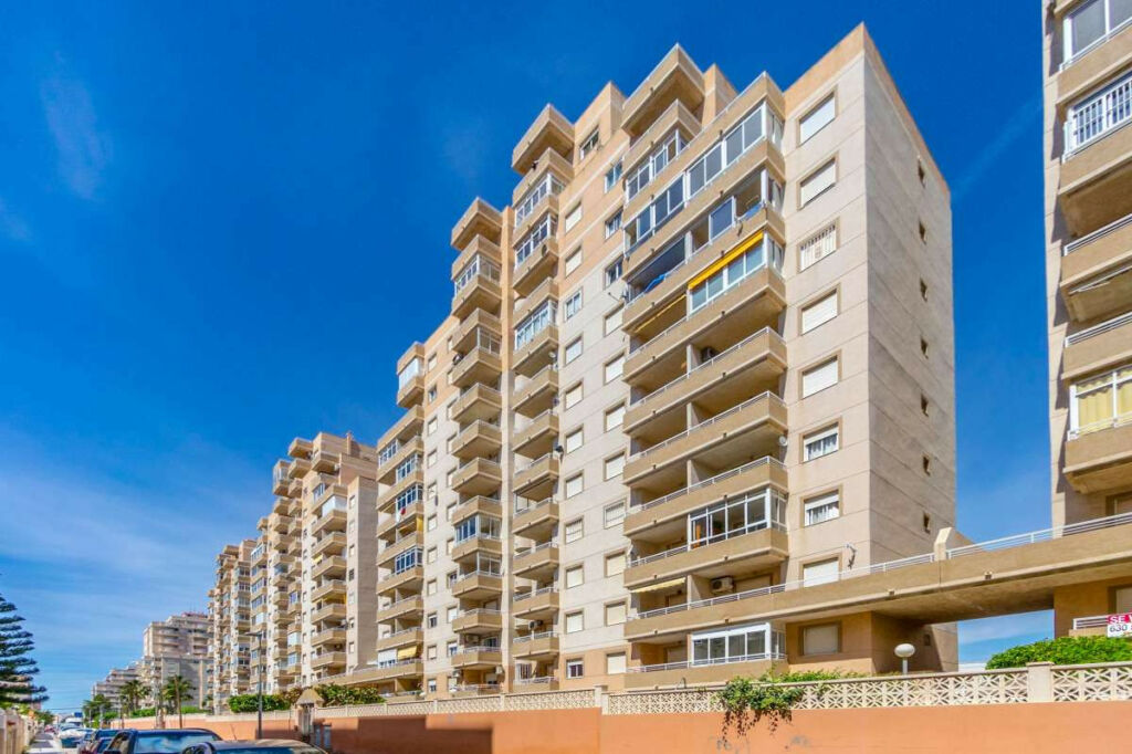 Middle Floor Apartment Torrevieja Alicante - zdjęcie 23
