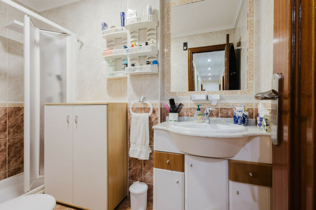 Middle Floor Apartment Torrevieja Alicante - zdjęcie 25
