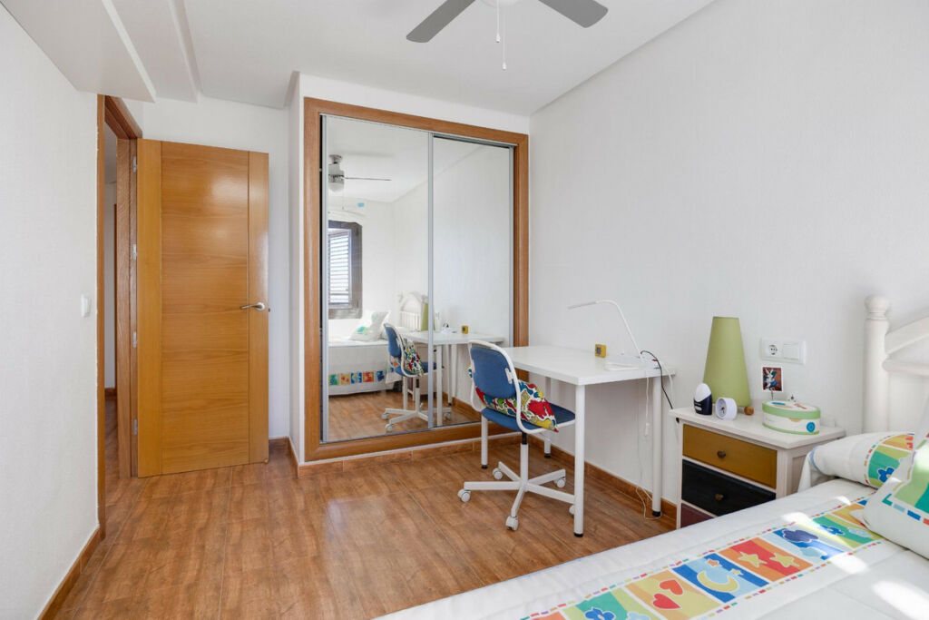 Middle Floor Apartment Torrevieja Alicante - zdjęcie 29