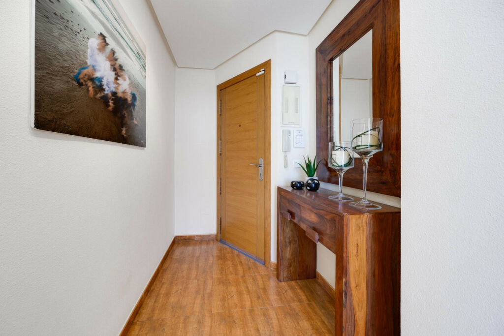 Middle Floor Apartment Torrevieja Alicante - zdjęcie 3